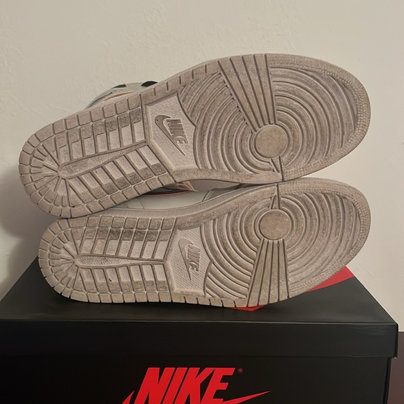 Nike SB x Air Jordan 1 “NYC to Paris” - Picture 3 of 4